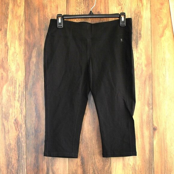 Danskin now Size M Fitted Capri Legging Black - Picture 2 of 5